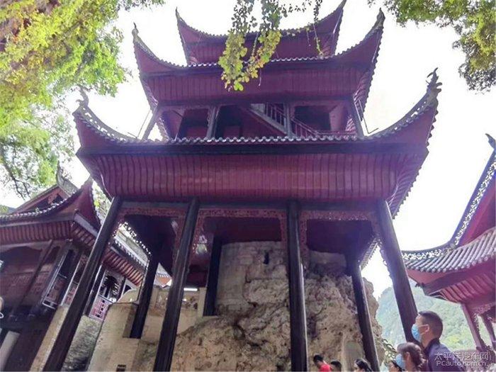 无论如何，在这个世界上存活，你我皆英雄？游戏画面